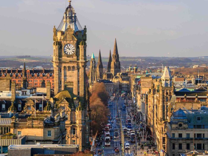 Best UK Hen Party Destinations - Edinburgh